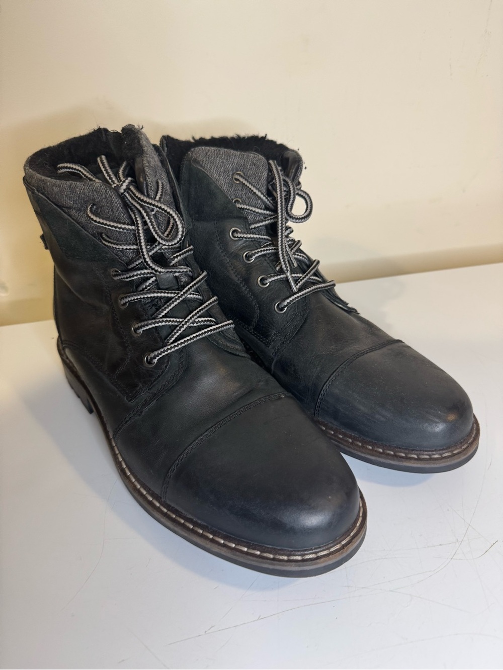 Outpost Men’s Everett style Black Leather Cap Toe Faux Fur Lined Boots Size 12”